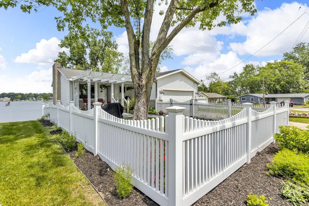 11786 E Sauk Trail Somerset Township MI 49249