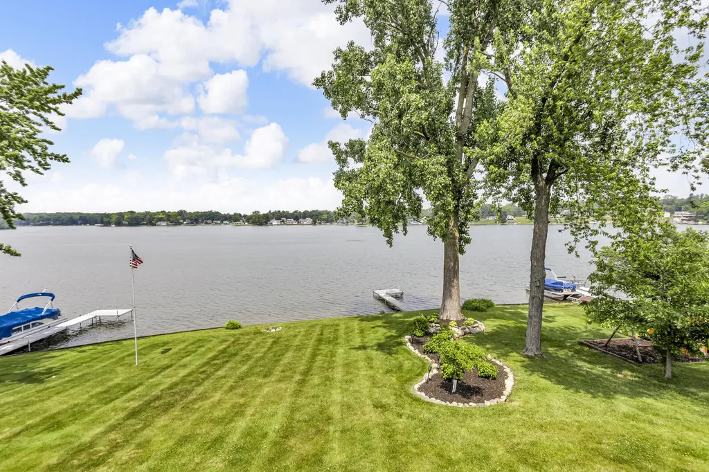 11786 E Sauk Trail Somerset Township MI 49249