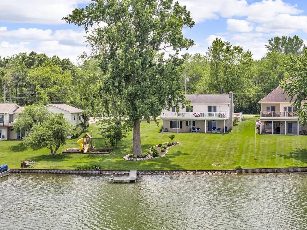 11786 E Sauk Trail Somerset Township MI 49249