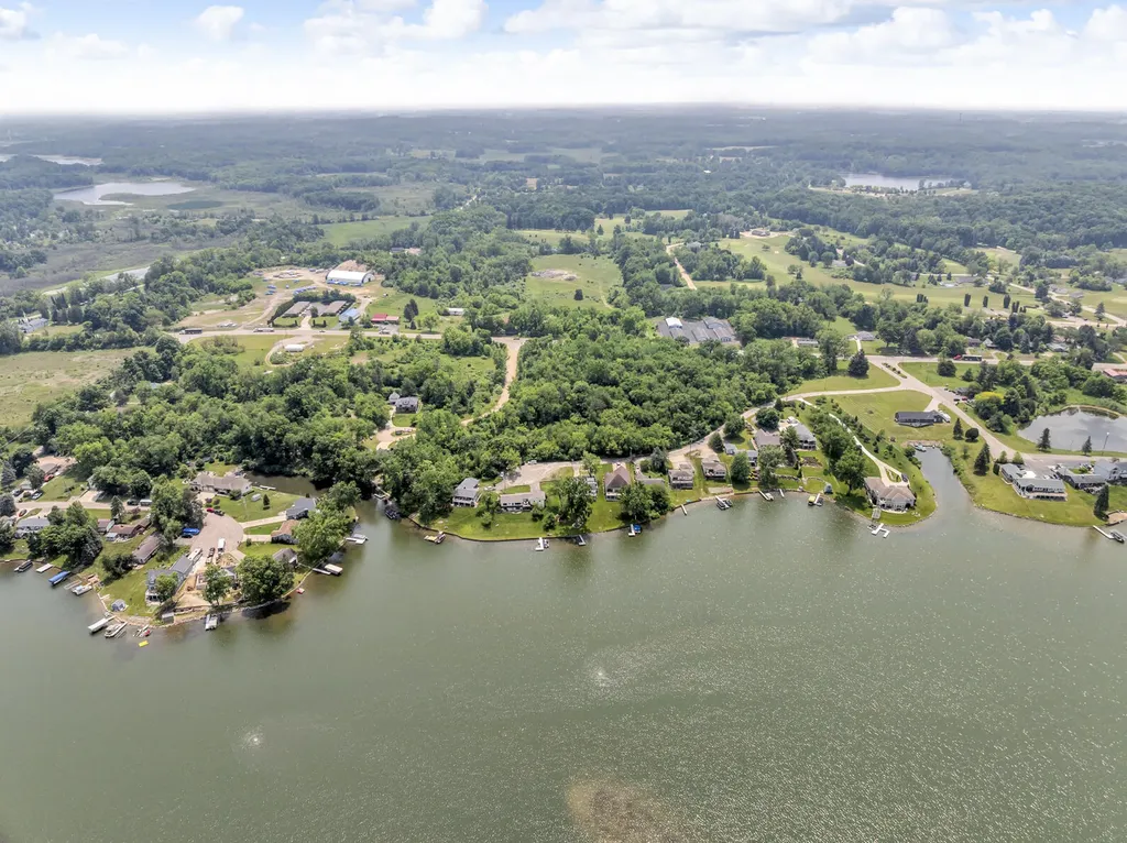 11786 E Sauk Trail Somerset Township MI 49249