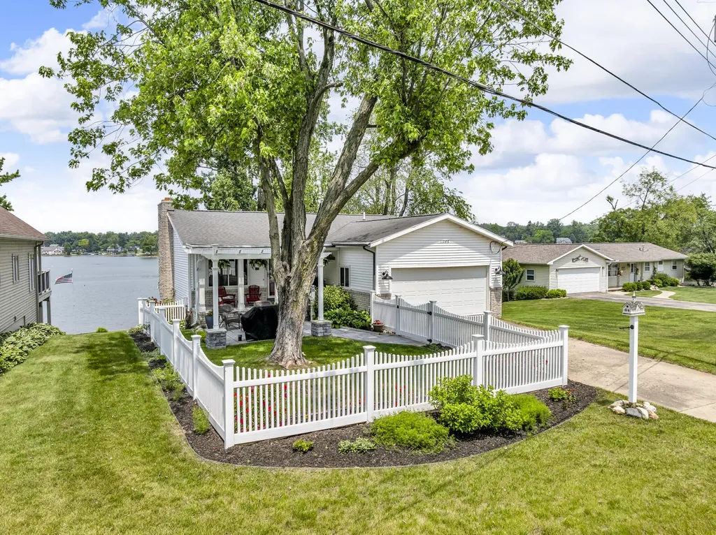 11786 E Sauk Trail Somerset Township MI 49249