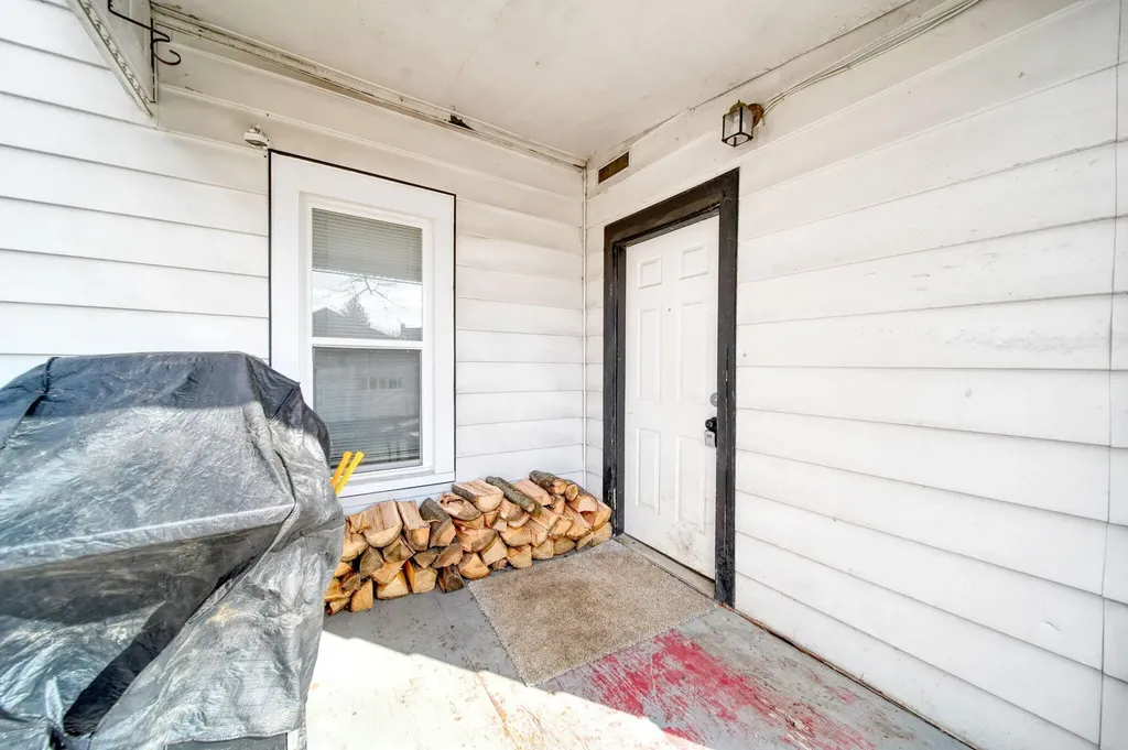 414 N Pleasant Street Jackson City MI 49202
