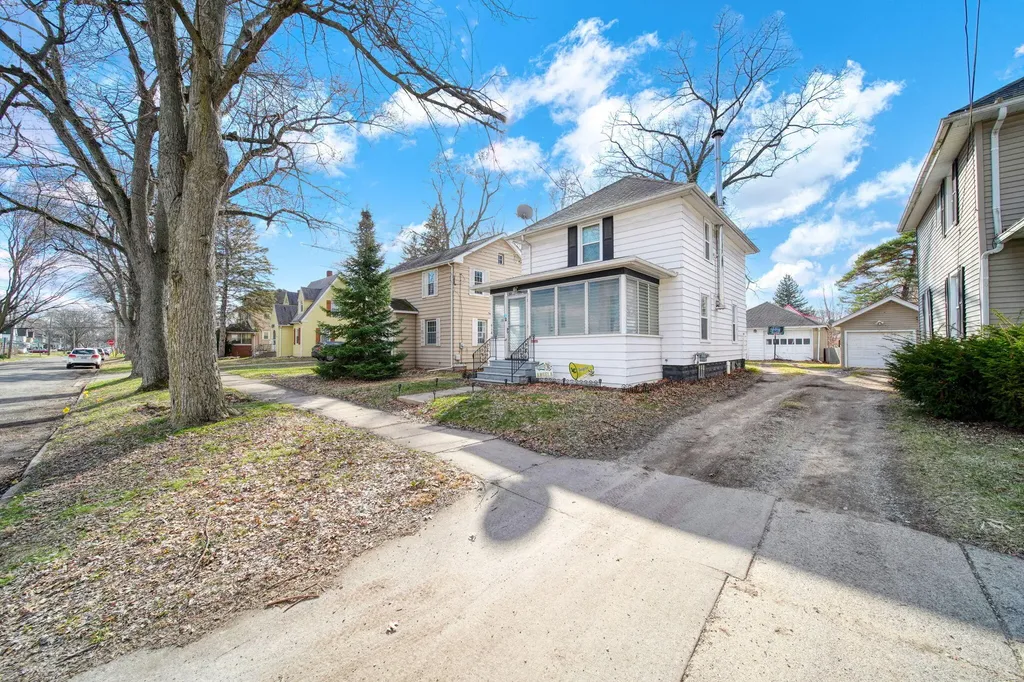 414 N Pleasant Street Jackson City MI 49202