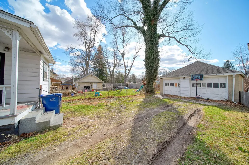 414 N Pleasant Street Jackson City MI 49202