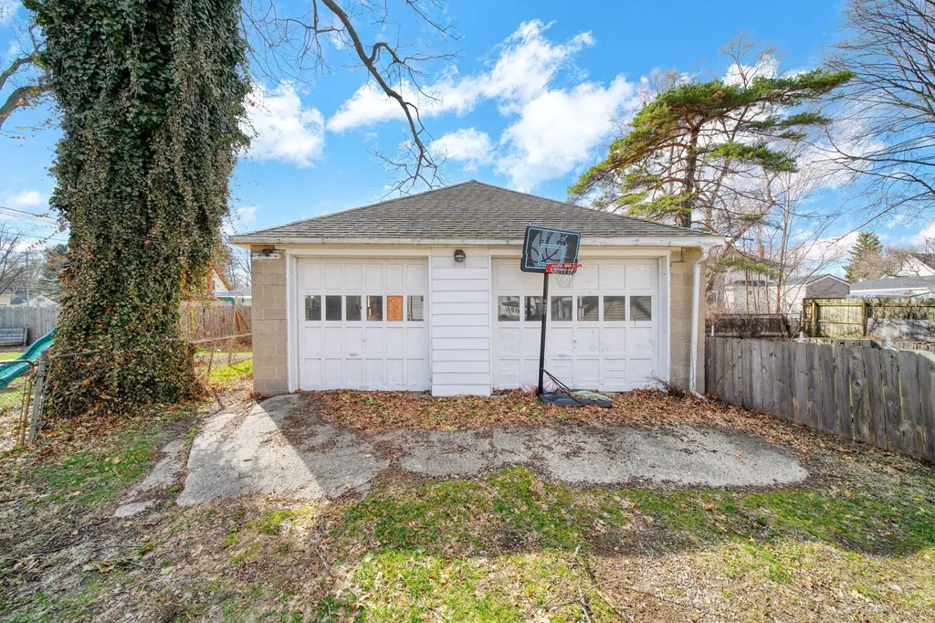414 N Pleasant Street Jackson City MI 49202
