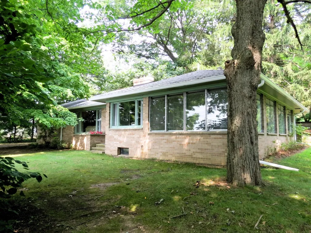 890 White Lake Road Henrietta Township MI 49272