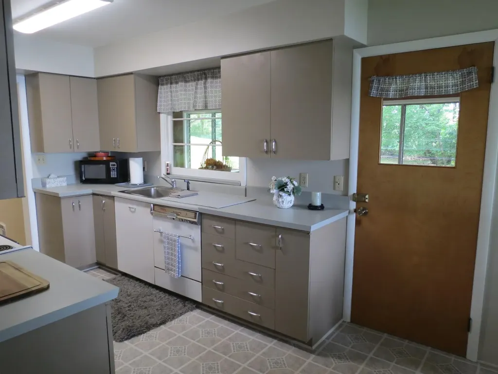 890 White Lake Road Henrietta Township MI 49272