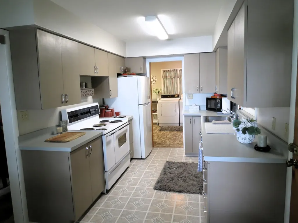 890 White Lake Road Henrietta Township MI 49272