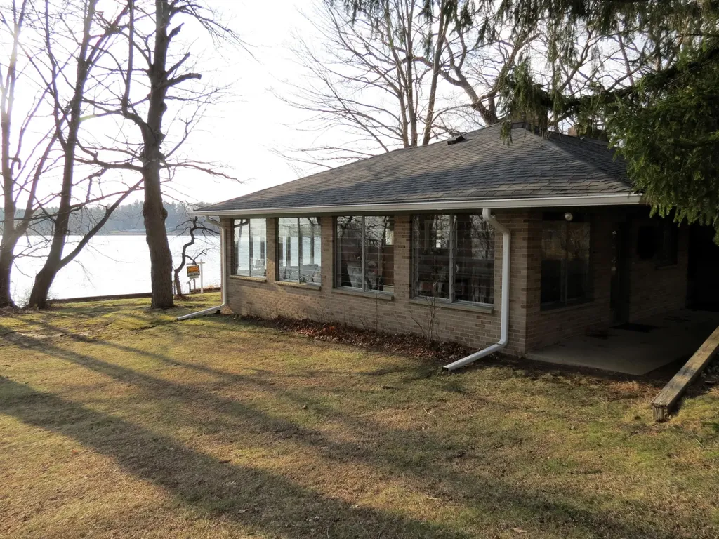 890 White Lake Road Henrietta Township MI 49272