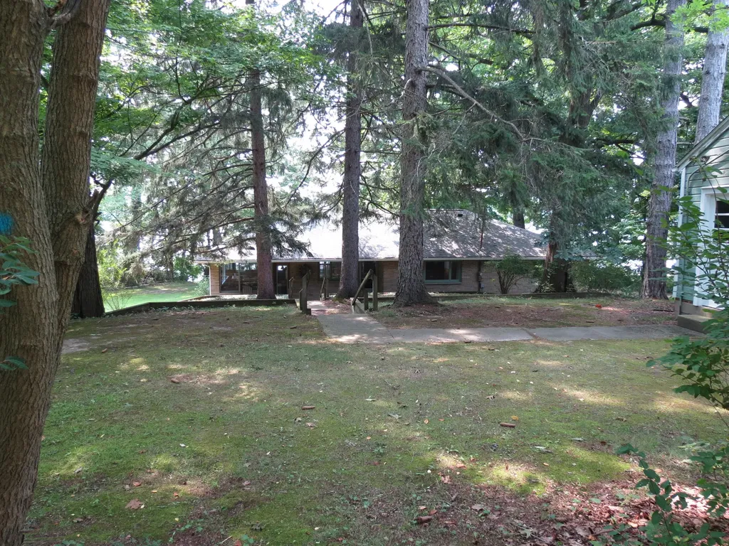 890 White Lake Road Henrietta Township MI 49272