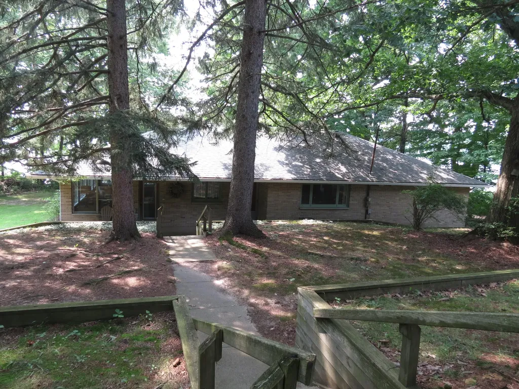 890 White Lake Road Henrietta Township MI 49272