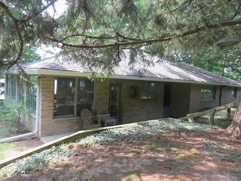 890 White Lake Road Henrietta Township MI 49272