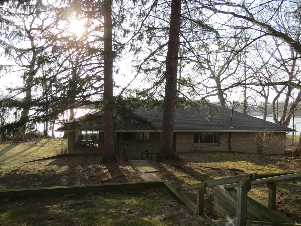 890 White Lake Road Henrietta Township MI 49272