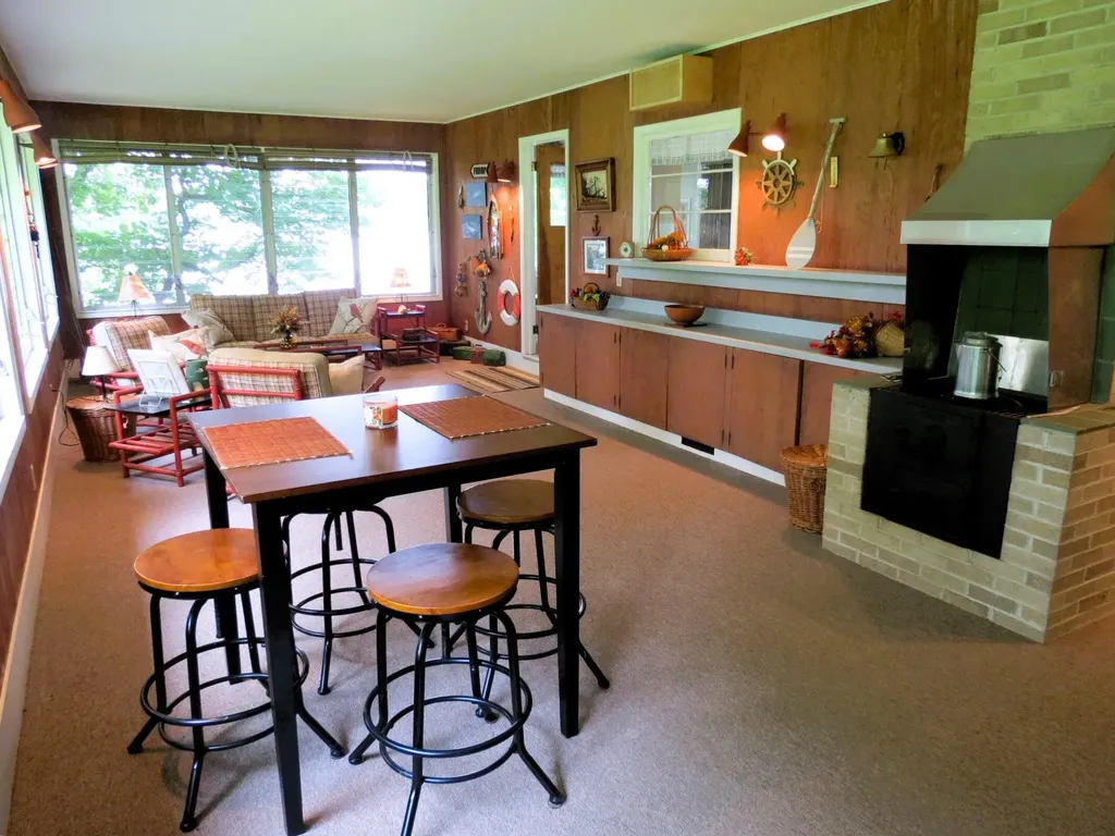 890 White Lake Road Henrietta Township MI 49272