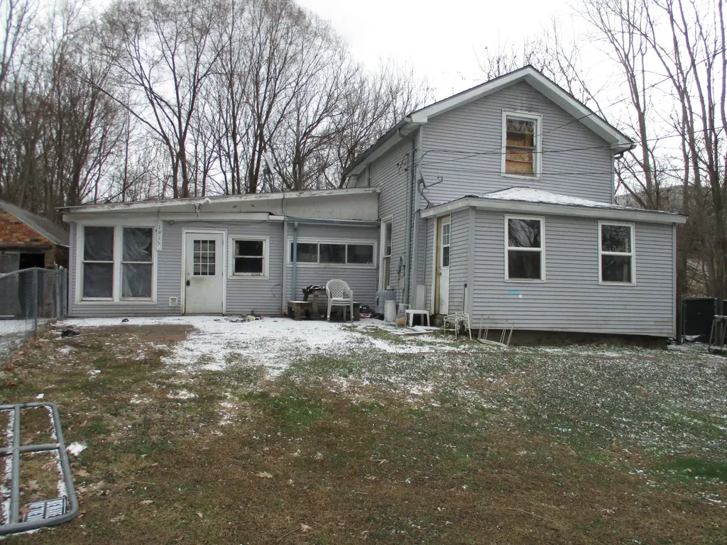 1915 River Street Blackman Charter Township MI 49202