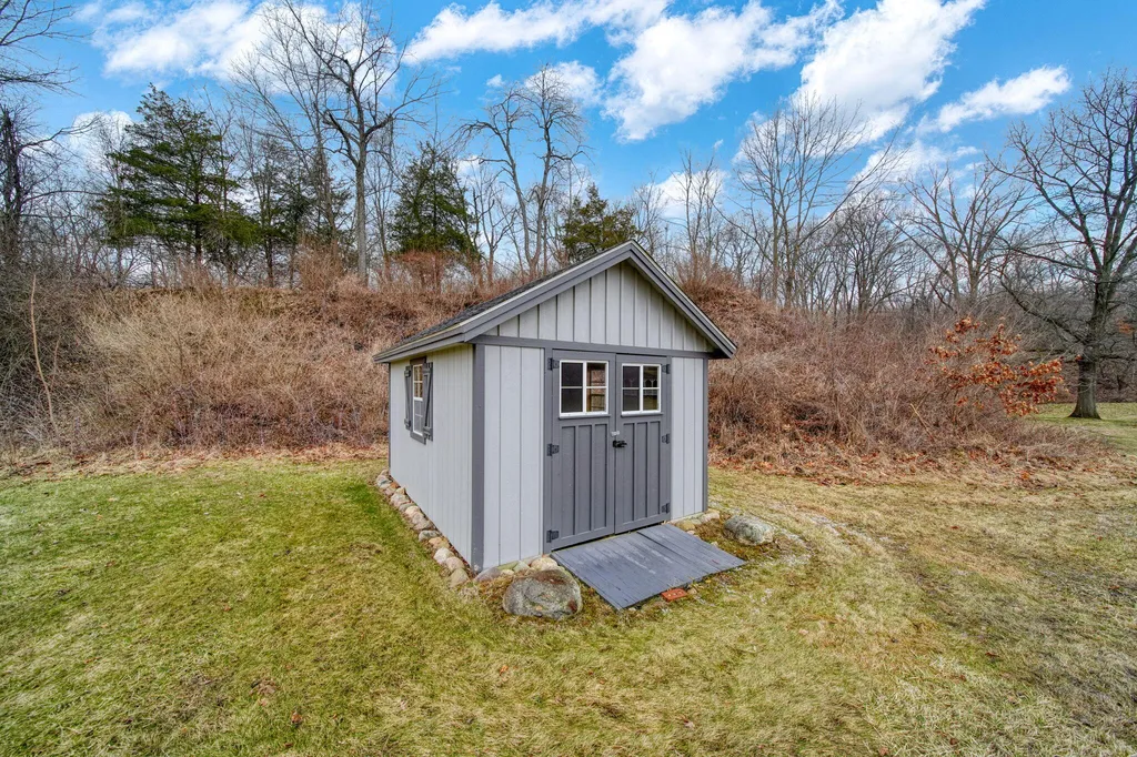 228 Oak Grove Drive Cambridge Township MI 49230