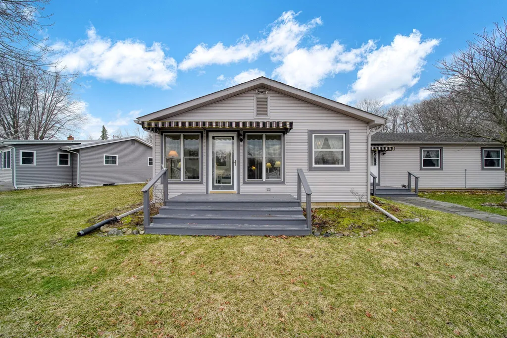 228 Oak Grove Drive Cambridge Township MI 49230