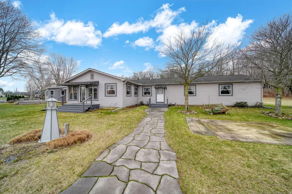 228 Oak Grove Drive Cambridge Township MI 49230