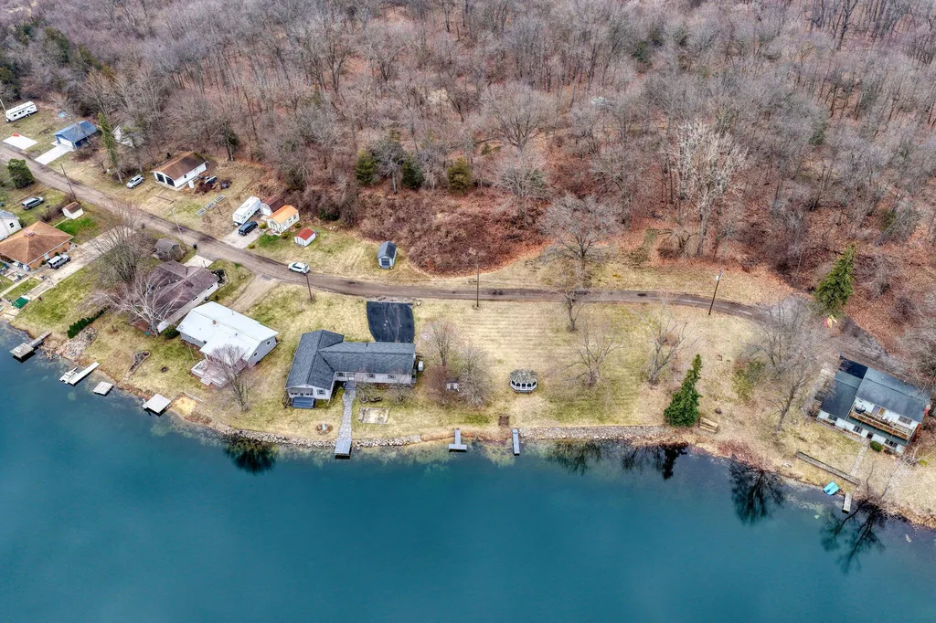 228 Oak Grove Drive Cambridge Township MI 49230