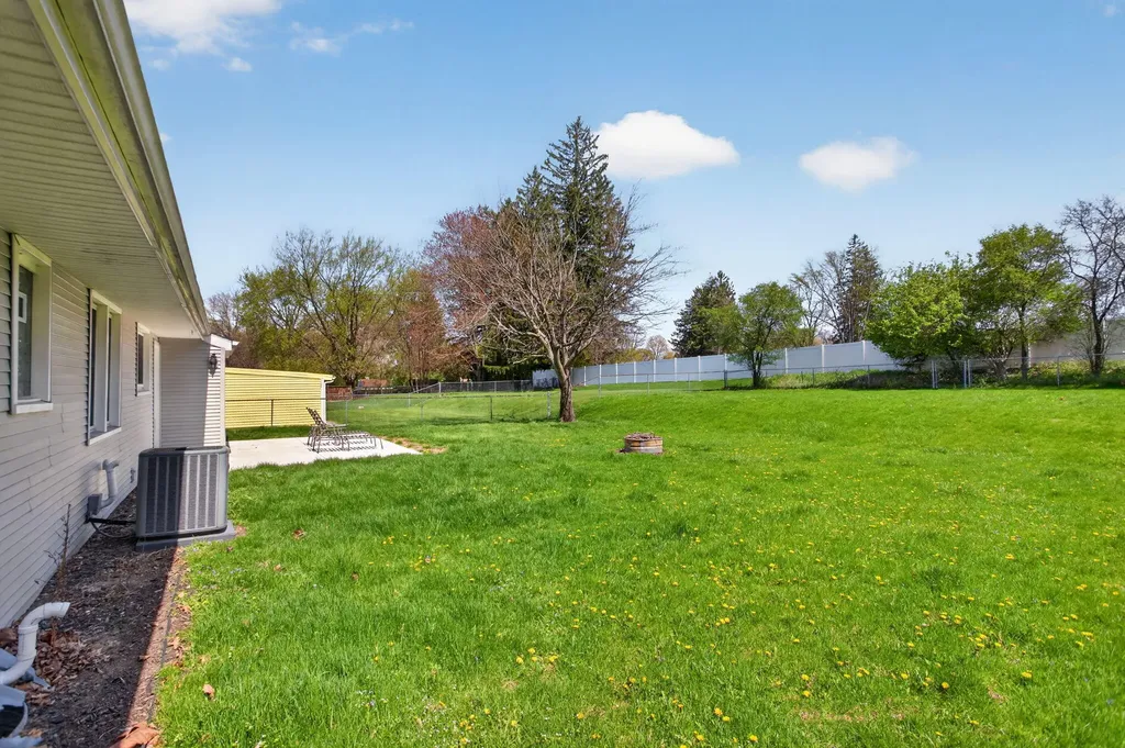 2325 Maple Drive Summit Township MI 49203
