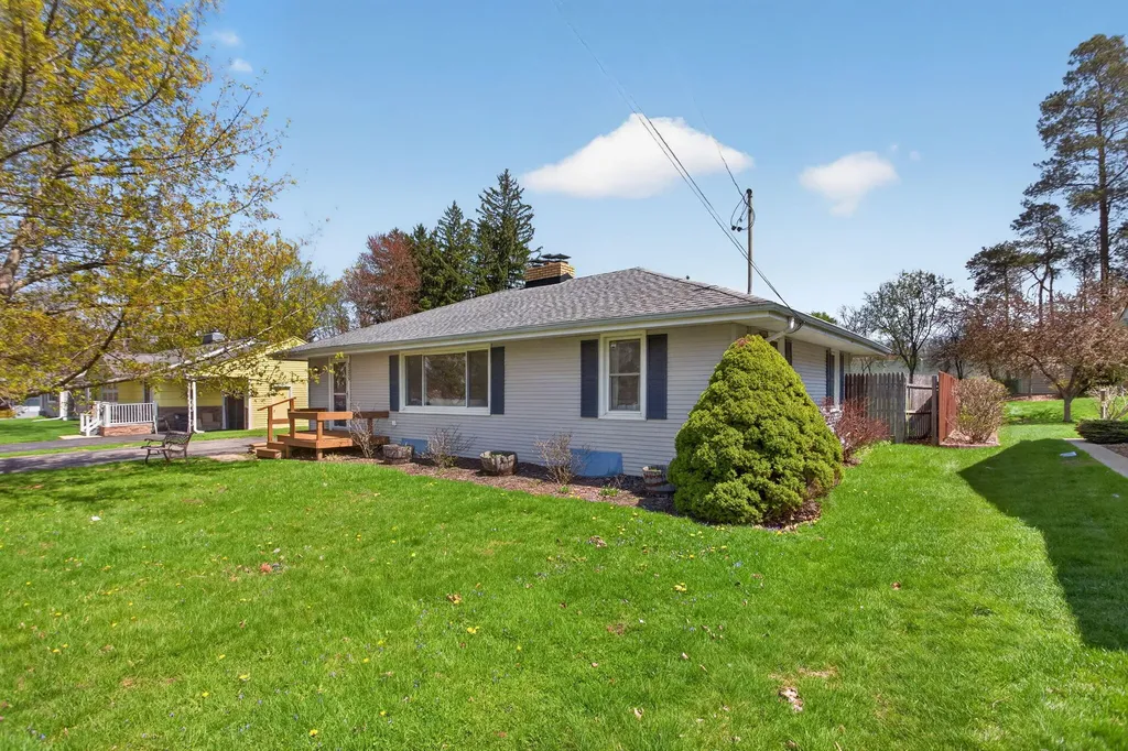 2325 Maple Drive Summit Township MI 49203