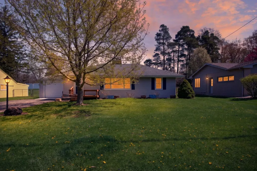 2325 Maple Drive Summit Township MI 49203