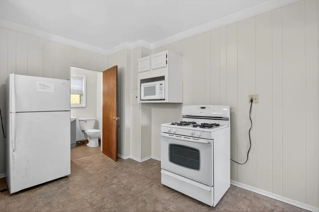 302 Ellery Avenue Jackson City MI 49201