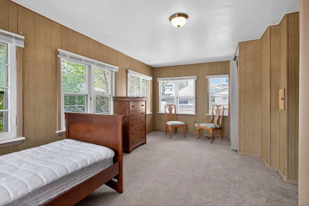 302 Ellery Avenue Jackson City MI 49201