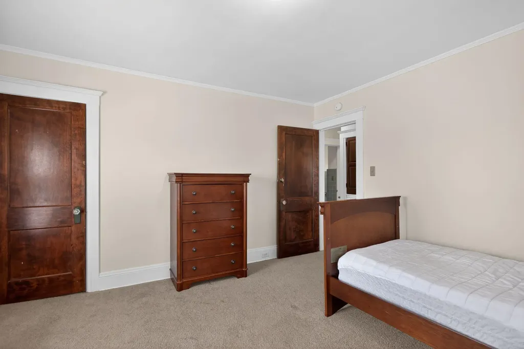 302 Ellery Avenue Jackson City MI 49201