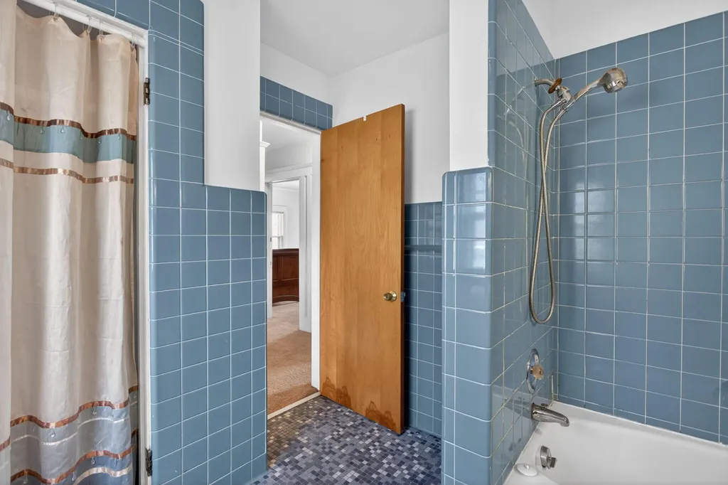 302 Ellery Avenue Jackson City MI 49201