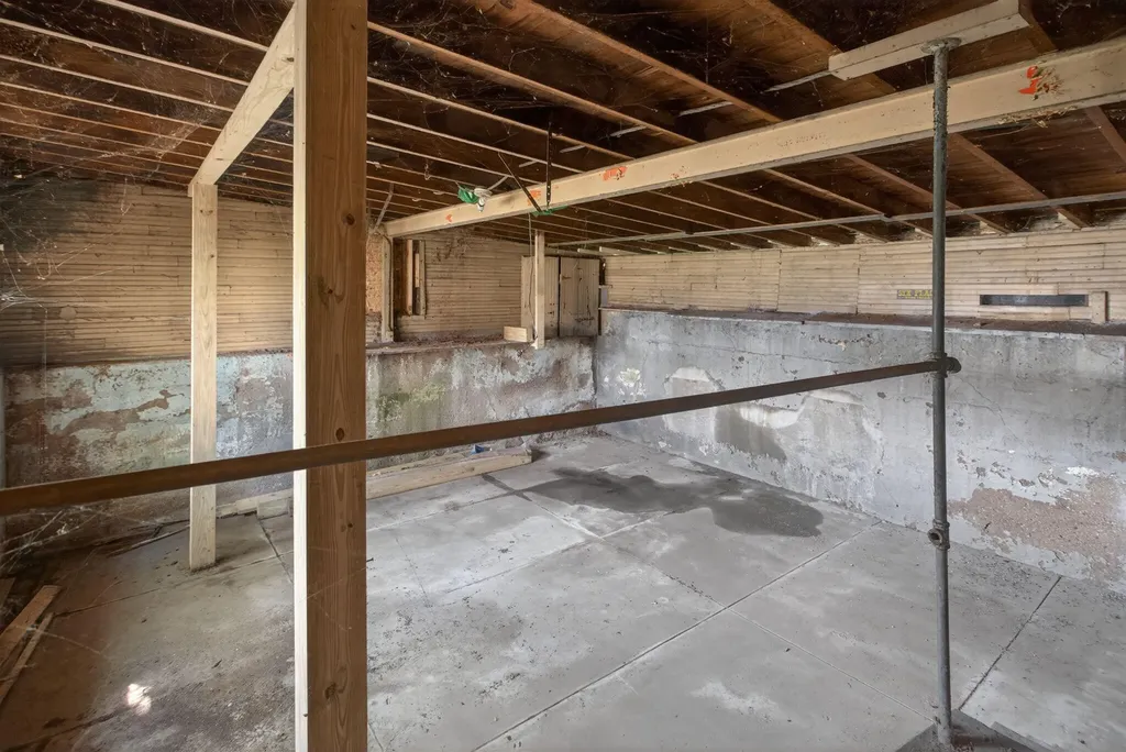 302 Ellery Avenue Jackson City MI 49201
