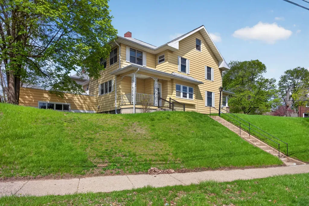 302 Ellery Avenue Jackson City MI 49201