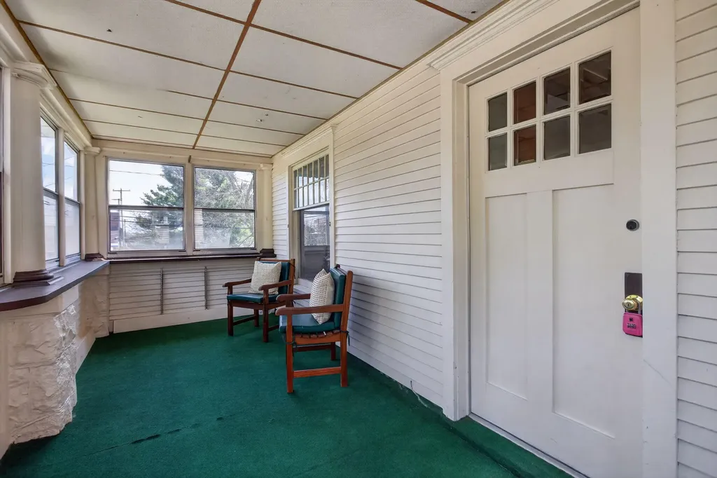 302 Ellery Avenue Jackson City MI 49201