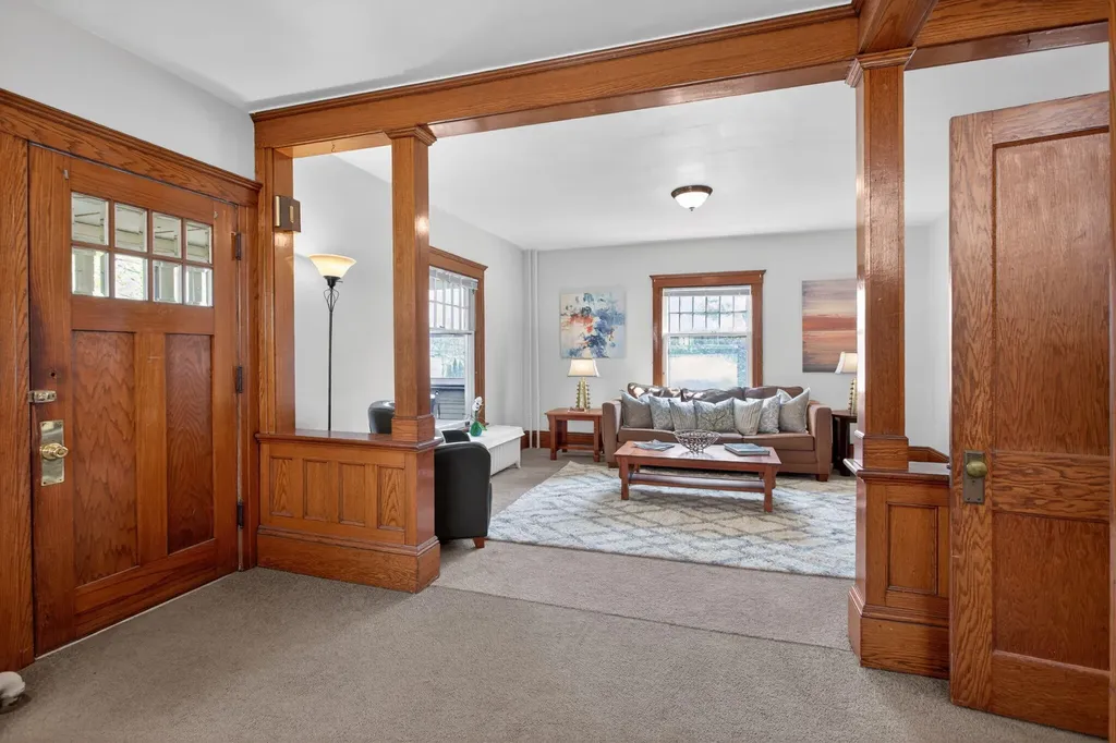 302 Ellery Avenue Jackson City MI 49201