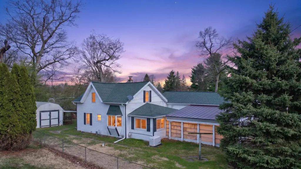 325 Ackerson Lake Drive Napoleon Township MI 49201