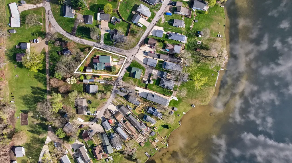 325 Ackerson Lake Drive Napoleon Township MI 49201