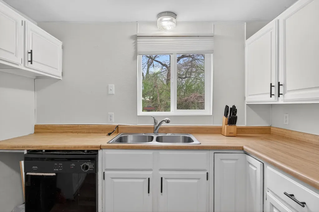 325 Ackerson Lake Drive Napoleon Township MI 49201