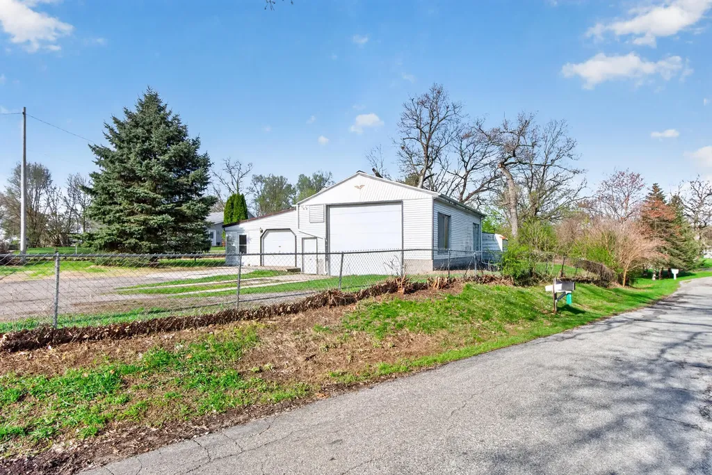 325 Ackerson Lake Drive Napoleon Township MI 49201