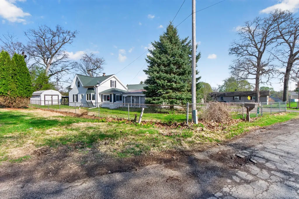 325 Ackerson Lake Drive Napoleon Township MI 49201
