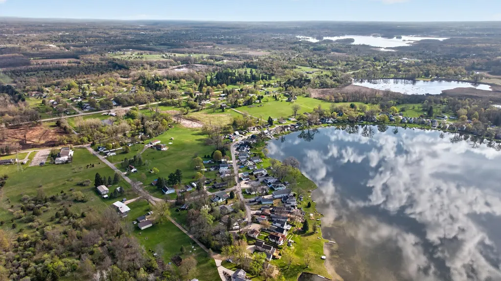 325 Ackerson Lake Drive Napoleon Township MI 49201
