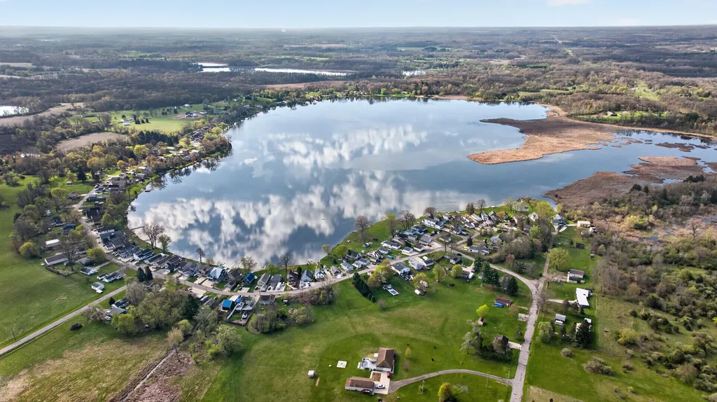 325 Ackerson Lake Drive Napoleon Township MI 49201