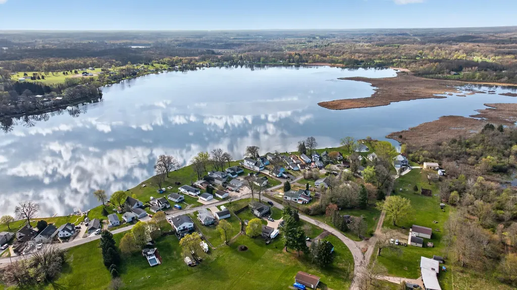 325 Ackerson Lake Drive Napoleon Township MI 49201