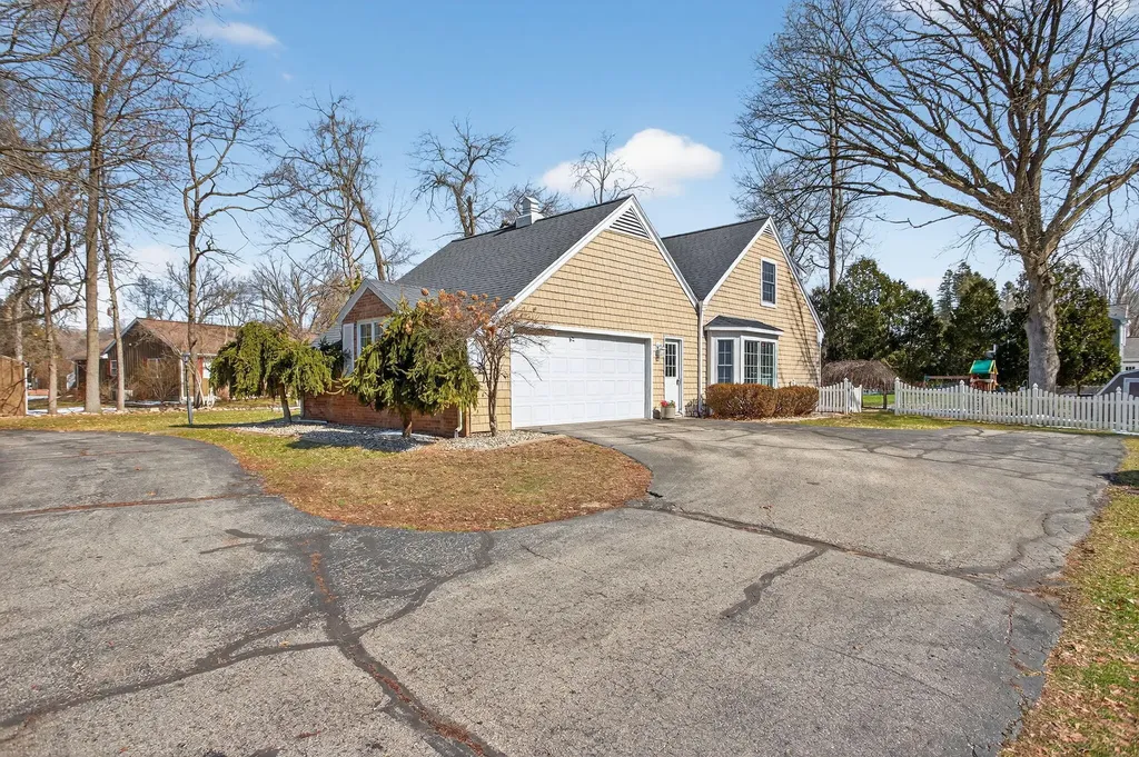 3825 W Walmont Road Summit Township MI 49203