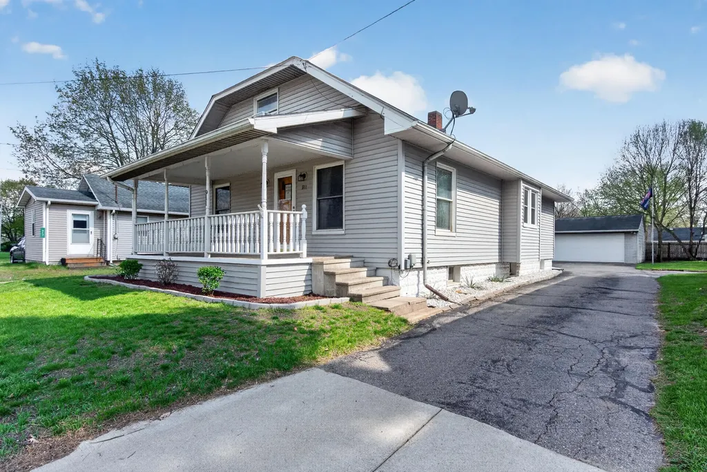 911 E Mcdevitt Avenue Summit Township MI 49203