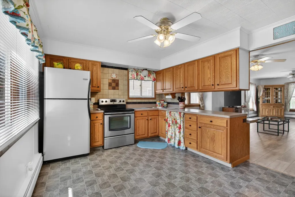911 E Mcdevitt Avenue Summit Township MI 49203