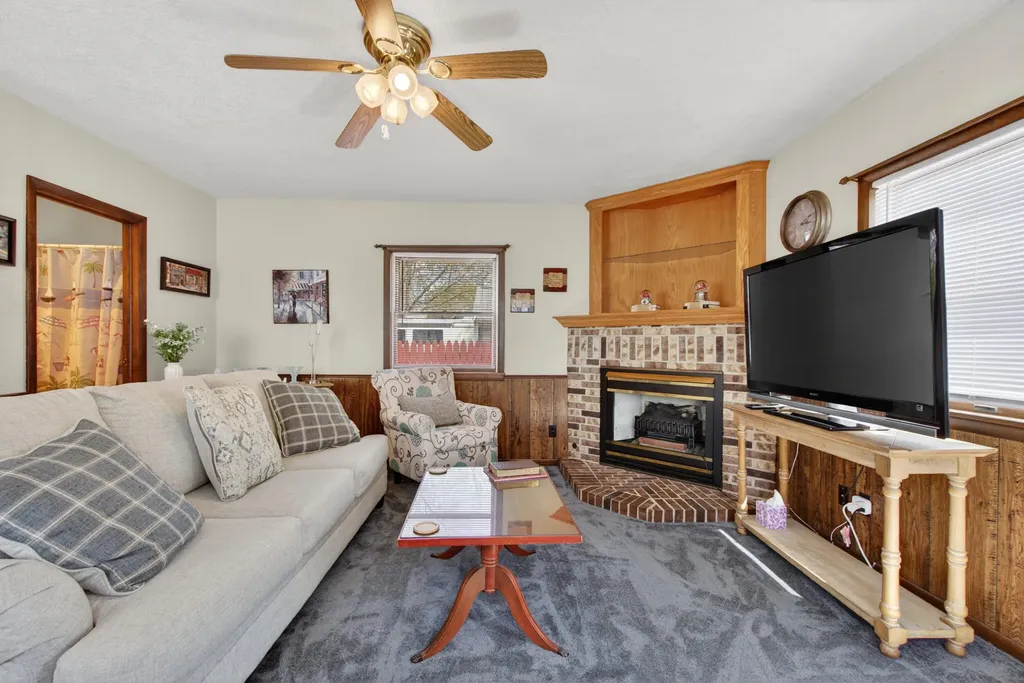 911 E Mcdevitt Avenue Summit Township MI 49203