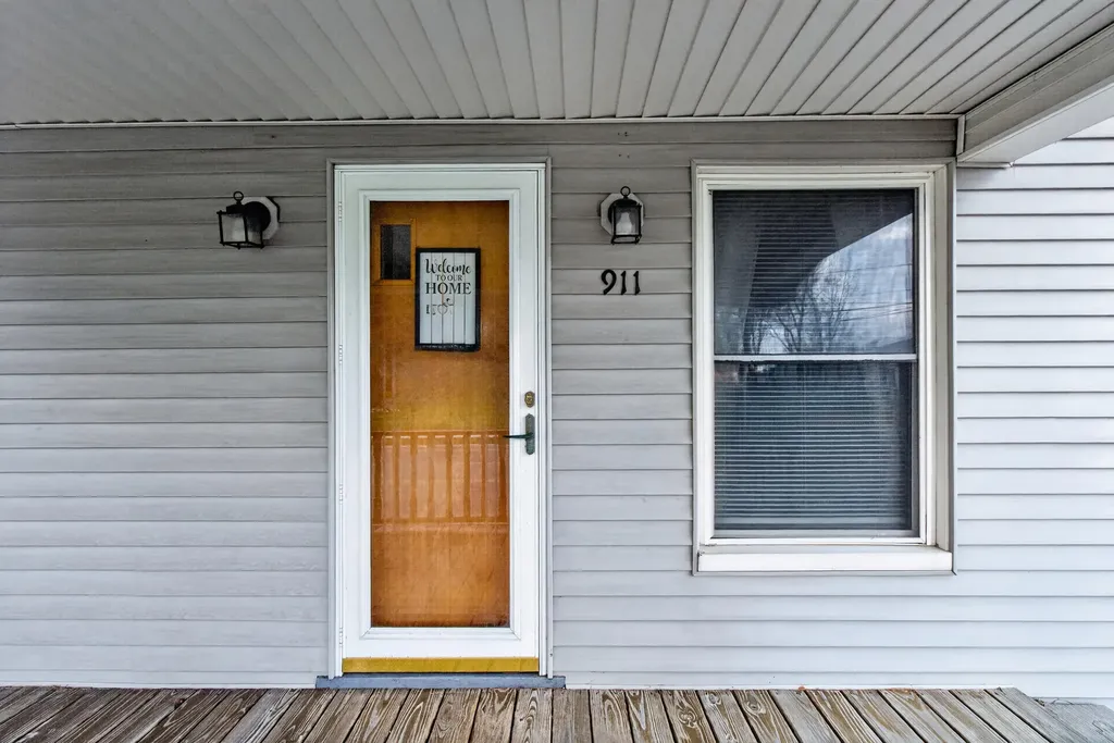 911 E Mcdevitt Avenue Summit Township MI 49203