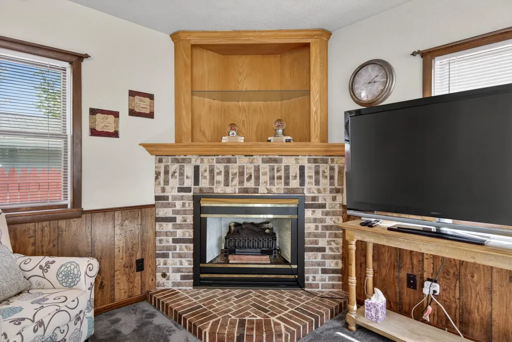 911 E Mcdevitt Avenue Summit Township MI 49203