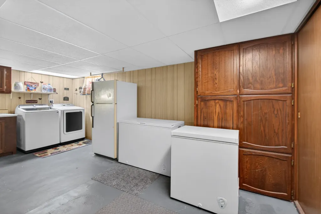 911 E Mcdevitt Avenue Summit Township MI 49203