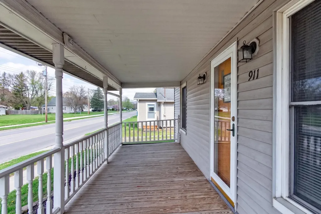 911 E Mcdevitt Avenue Summit Township MI 49203